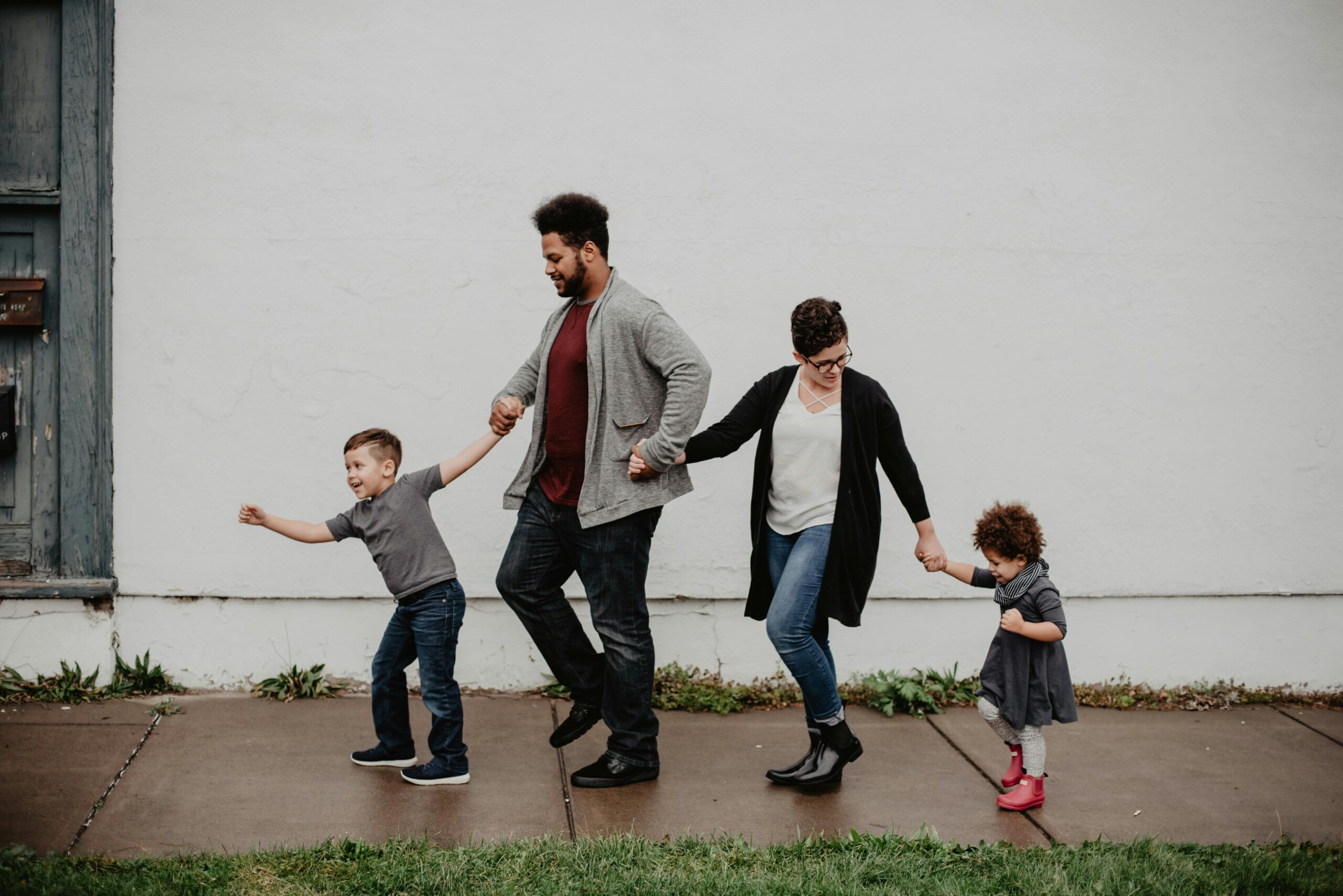 Ateliers parent-enfant en art-thérapie : renforcer le lien familial