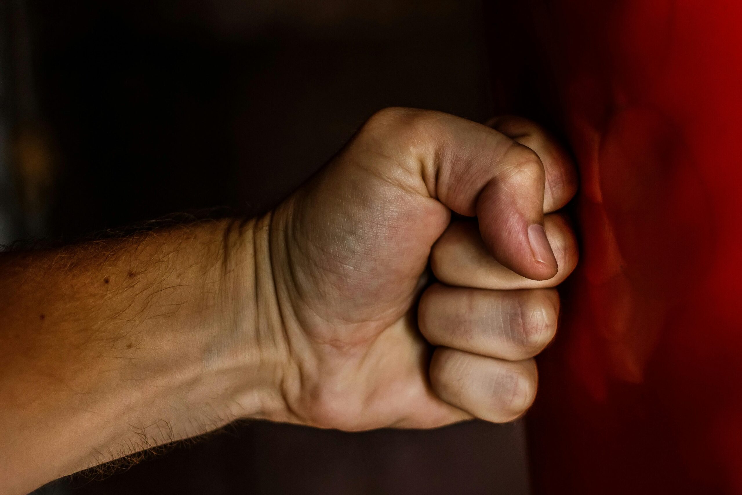Exprimer la colère sans violence grâce à la création artistique